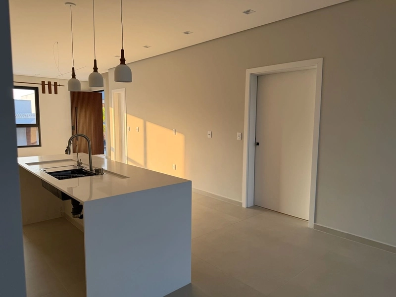 Casa Nova de Alto Padrão no Sunlake Votorantim | 4 Suítes, Piscina e Área Gourmet | Próx. Raposo Tavares: 14ª foto da galeria de imagens do imóvel