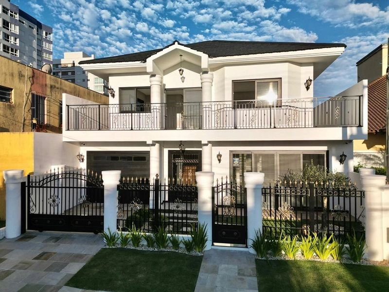 Sobrado novo em Atlântida : 4ª foto da galeria de imagens do imóvel