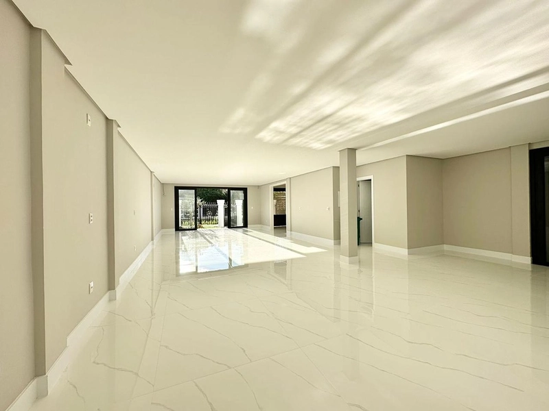 Sobrado novo em Atlântida : 5ª foto da galeria de imagens do imóvel