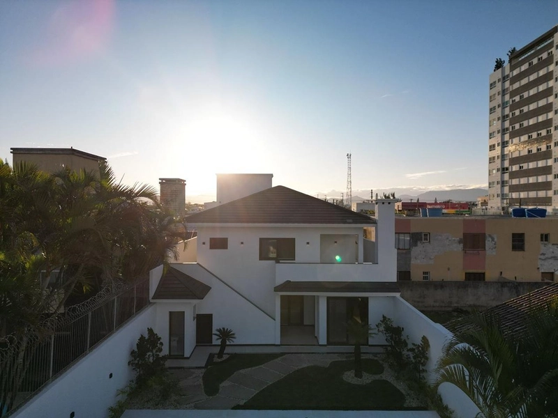 Sobrado novo em Atlântida : 8ª foto da galeria de imagens do imóvel