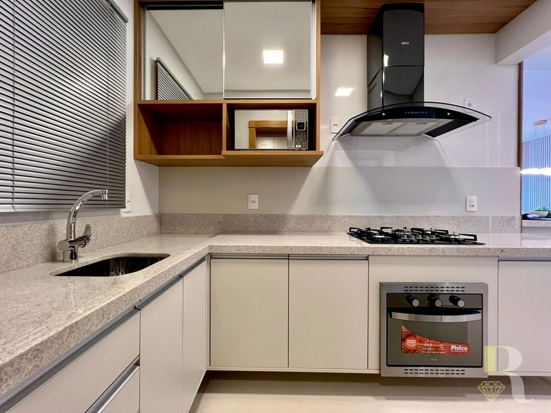 APARTAMENTO FINAMENTE DECORADO COM VISTA PARA O MAR: 14ª foto da galeria de imagens do imóvel