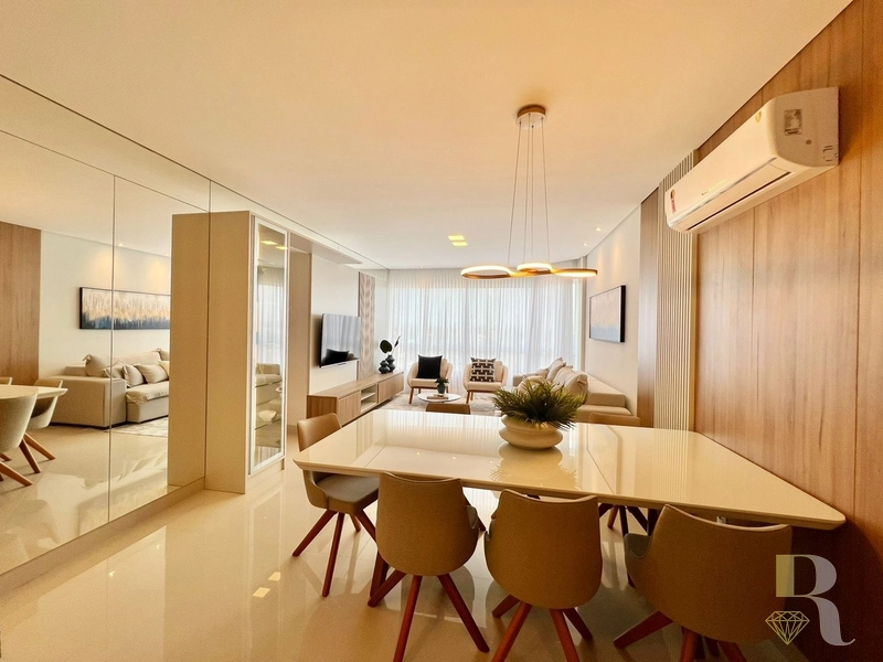 APARTAMENTO FINAMENTE DECORADO COM VISTA PARA O MAR: 12ª foto da galeria de imagens do imóvel