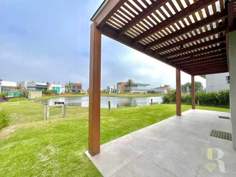 Casa Magnifica a Beira do Lago: 17ª foto da galeria de imagens do imóvel