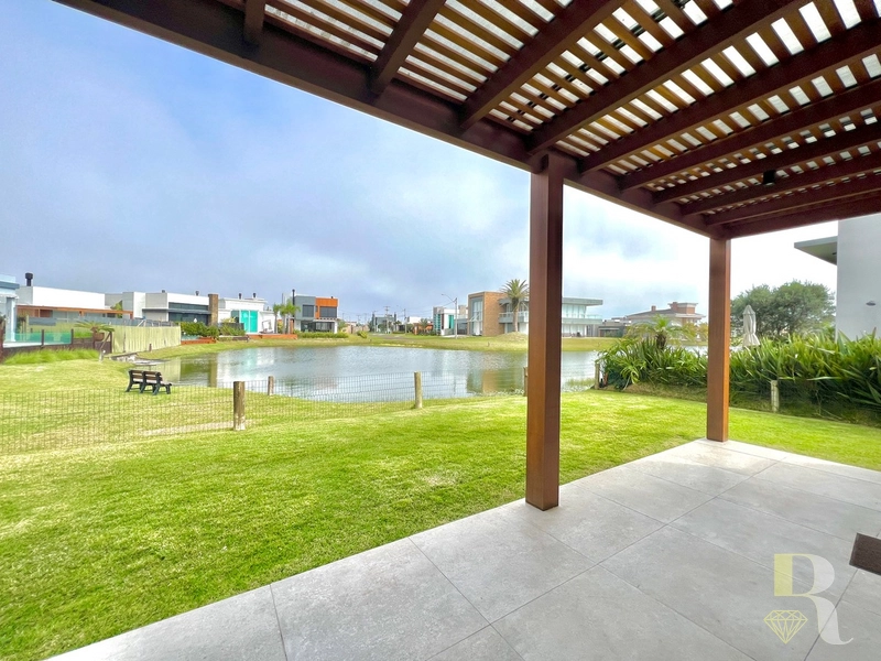 Casa Magnifica a Beira do Lago: 5ª foto da galeria de imagens do imóvel