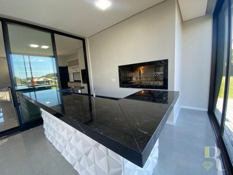 CASA NO VELAS DE FRENTE PARA A MARINA: 10ª foto da galeria de imagens do imóvel