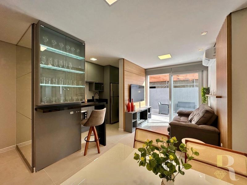 APARTAMENTO Á VENDA PRÓXIMO DO MAR EM CAPÃO DA CANOA: 2ª foto da galeria de imagens do imóvel