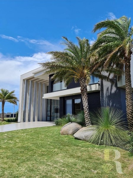 CONDOMÍNIO 5 SUÍTES COM ELEVADOR E PISCINA SUSPENSA: 3ª foto da galeria de imagens do imóvel