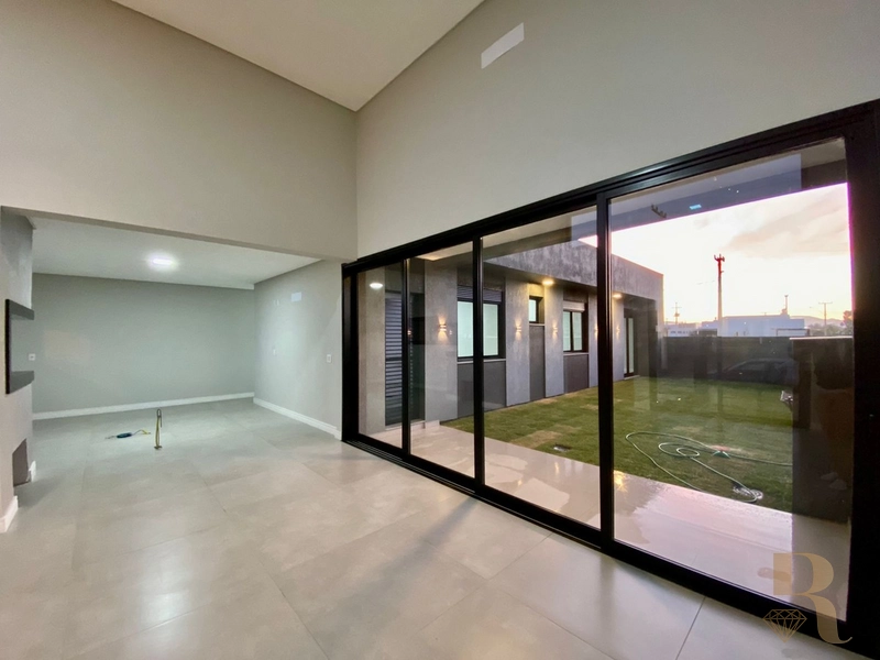 Linda Casa em Condomínio ao lado do hospital: 1ª foto da galeria de imagens do imóvel