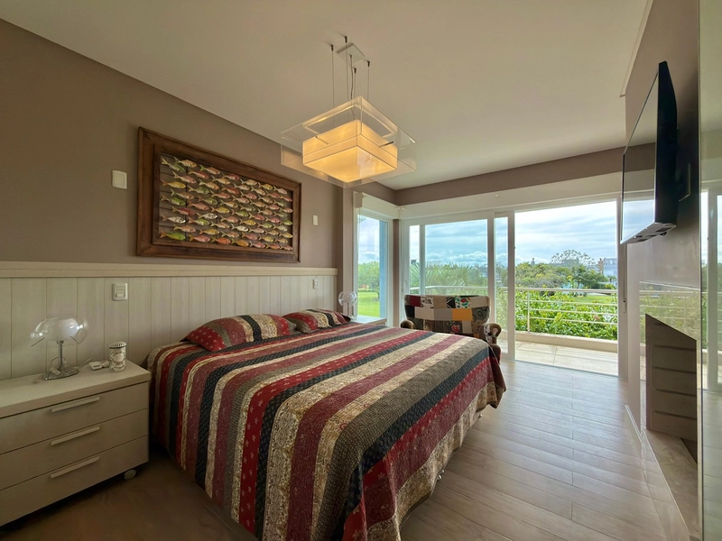 Bosques de Atlântida – Sobrado Beira Lago à Venda: 17ª foto da galeria de imagens do imóvel