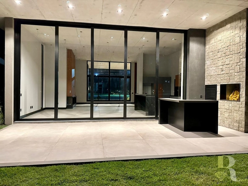 CASA EM CONDOMÍNIO FECHADO EM XANGRI-LÁ: 36ª foto da galeria de imagens do imóvel