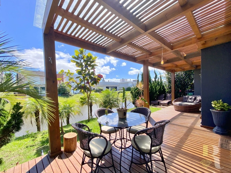 Casa térrea a Beira Lago: 2ª foto da galeria de imagens do imóvel