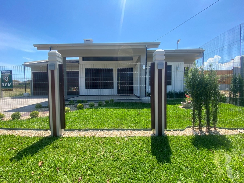 Belissíma casa pronta para receber sua família e amigos, na praia de A: 3ª foto da galeria de imagens do imóvel