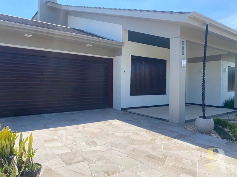 Belissíma casa pronta para receber sua família e amigos, na praia de A: 4ª foto da galeria de imagens do imóvel
