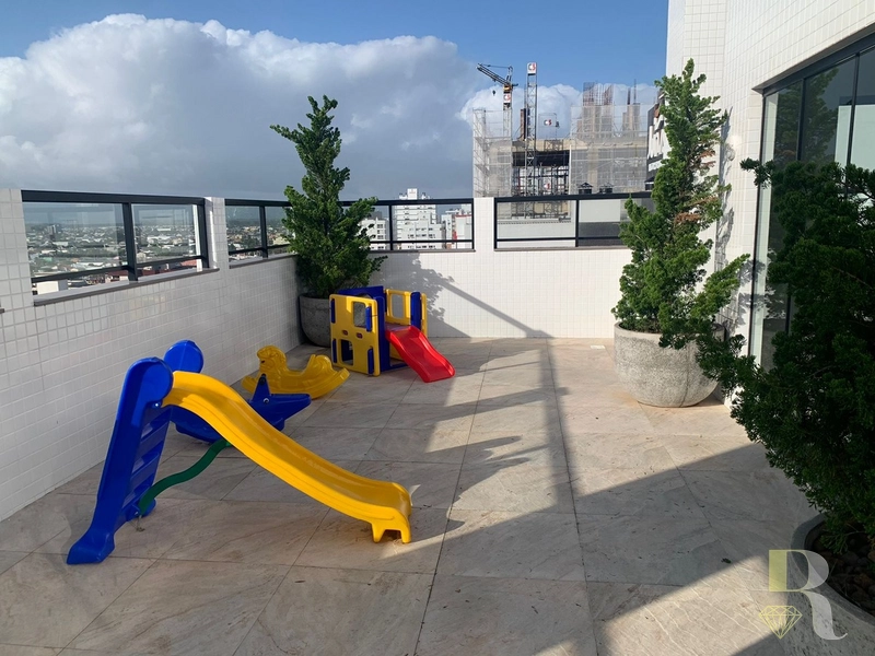 Apartamento de 2 dormitórios, mobiliado e decorado em andar alto...: 1ª foto da galeria de imagens do imóvel