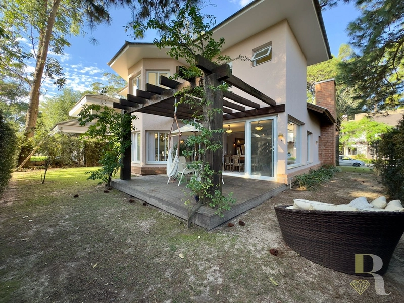 SOBRADO CONDOMINIO CARMEL EM ATLANTIDA: 2ª foto da galeria de imagens do imóvel