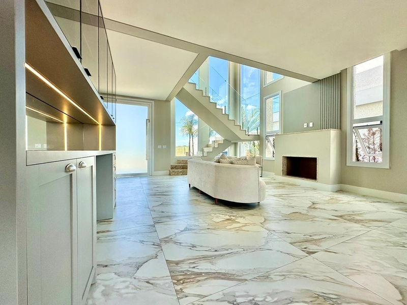 SOBRADO NEOCLÁSSICO À VENDA À BEIRA DO LAGO COM VISTA INCRÍVEL E JUNTO AO MAR!: 3ª foto da galeria de imagens do imóvel