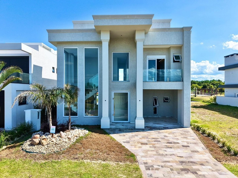 SOBRADO NEOCLÁSSICO À VENDA À BEIRA DO LAGO COM VISTA INCRÍVEL E JUNTO AO MAR!: 2ª foto da galeria de imagens do imóvel