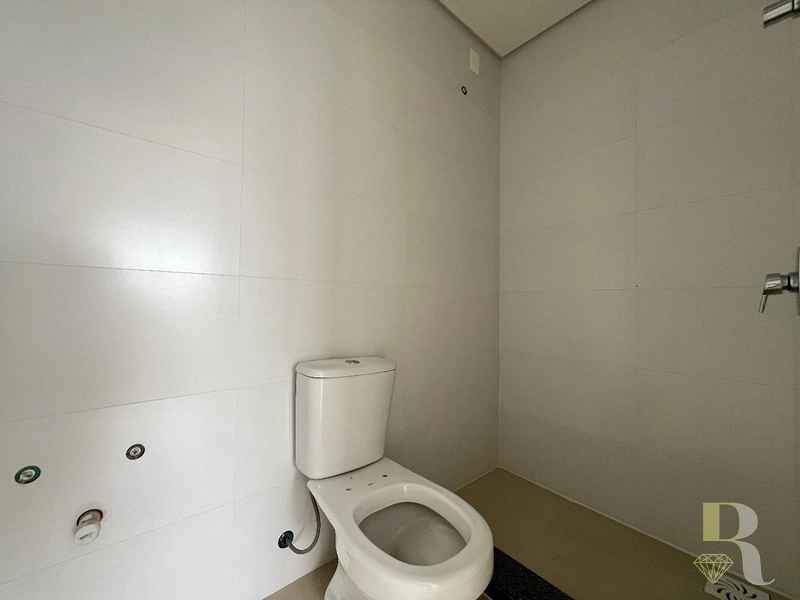 Amplo Apartamento com Terraço em L – Capão da Canoa: 5ª foto da galeria de imagens do imóvel