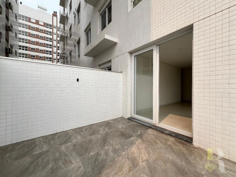 Amplo Apartamento com Terraço em L – Capão da Canoa: 1ª foto da galeria de imagens do imóvel