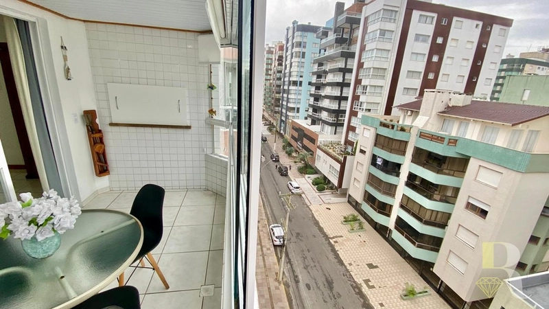 UM DORMITÓRIO DE FRENTE COM SUÍTE E LAVABO: 3ª foto da galeria de imagens do imóvel