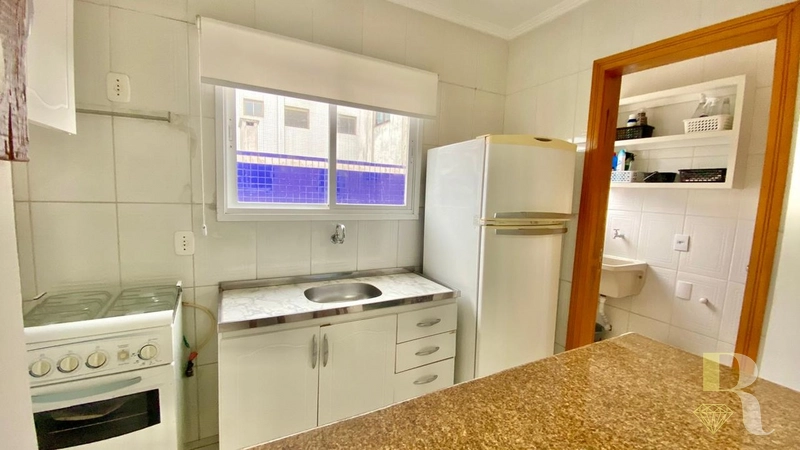 UM DORMITÓRIO DE FRENTE COM SUÍTE E LAVABO: 10ª foto da galeria de imagens do imóvel