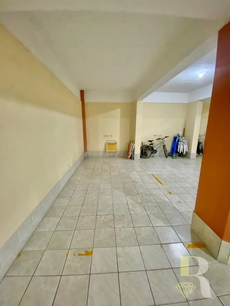 UM DORMITÓRIO DE FRENTE COM SUÍTE E LAVABO: 17ª foto da galeria de imagens do imóvel