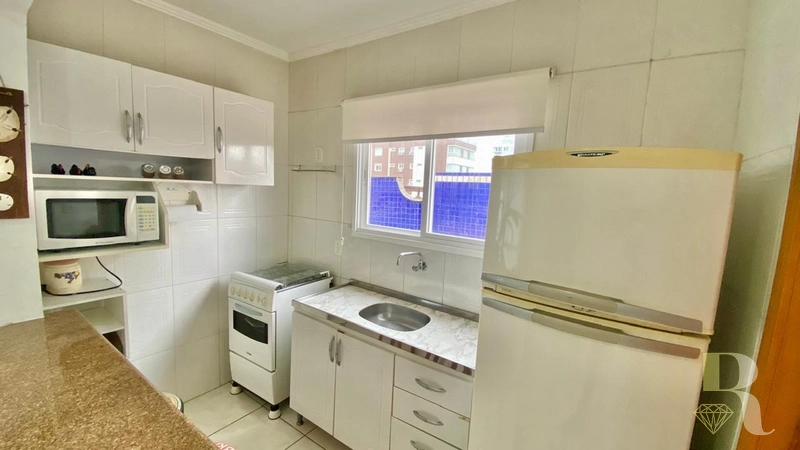 UM DORMITÓRIO DE FRENTE COM SUÍTE E LAVABO: 9ª foto da galeria de imagens do imóvel