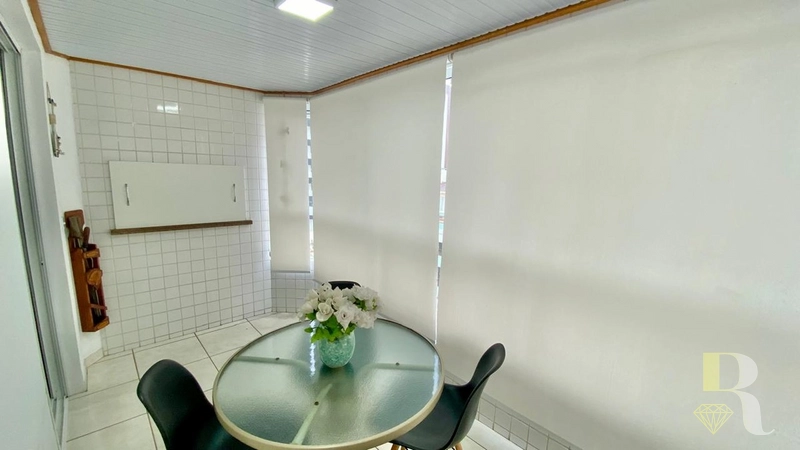 UM DORMITÓRIO DE FRENTE COM SUÍTE E LAVABO: 4ª foto da galeria de imagens do imóvel