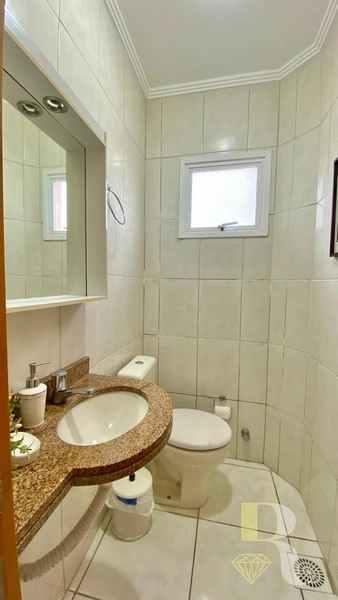 UM DORMITÓRIO DE FRENTE COM SUÍTE E LAVABO: 13ª foto da galeria de imagens do imóvel