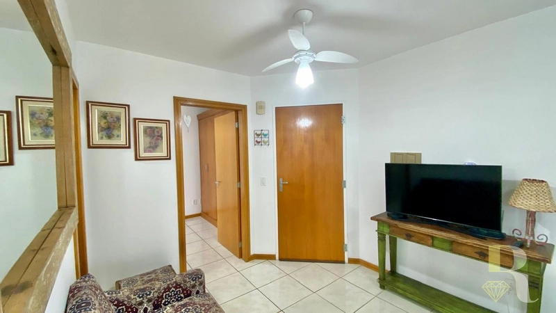 UM DORMITÓRIO DE FRENTE COM SUÍTE E LAVABO: 8ª foto da galeria de imagens do imóvel