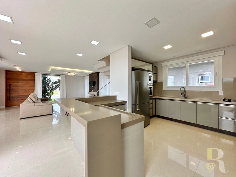 SOBRADO À VENDA NO CONDOMINÍO DUBAI RESORT: 6ª foto da galeria de imagens do imóvel