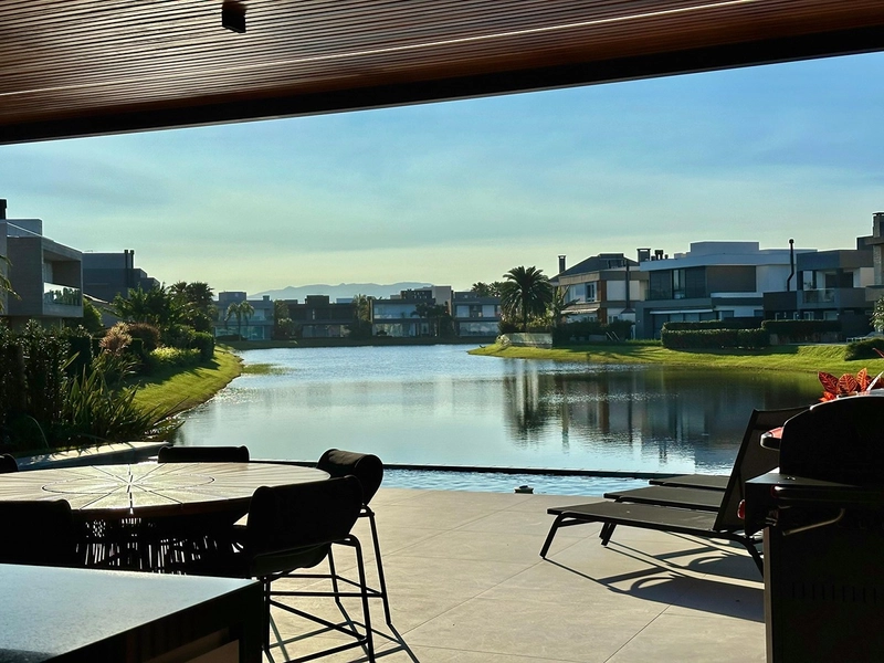 CONDOMÍNIO ENSEADA SOBRADO À VENDA COM VISTA INCRÍVEL PARA O LAGO : 25ª foto da galeria de imagens do imóvel