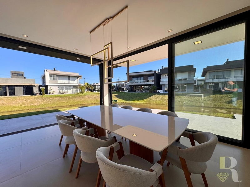 CAPAO ILHAS 5 SUITES MOBILIADA E DECORADA BEIRA LAGO: 10ª foto da galeria de imagens do imóvel