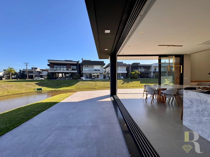 CAPAO ILHAS 5 SUITES MOBILIADA E DECORADA BEIRA LAGO: 12ª foto da galeria de imagens do imóvel
