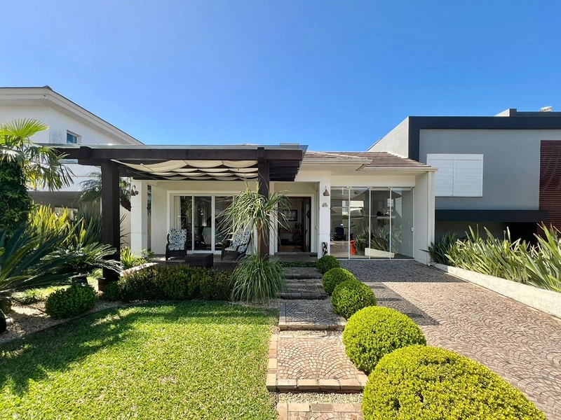 Casa térrea no Condomínio Condado de Capão – Conforto, Estilo e Exclusividade: 2ª foto da galeria de imagens do imóvel