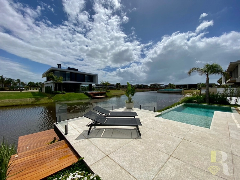 SOBRADO 5 SUITES BEIRA LAGO: 6ª foto da galeria de imagens do imóvel