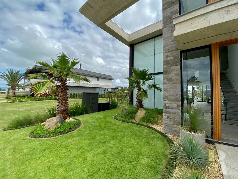 SOBRADO 5 SUITES BEIRA LAGO: 5ª foto da galeria de imagens do imóvel