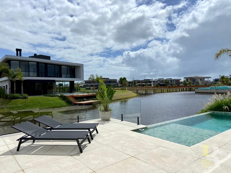 SOBRADO 5 SUITES BEIRA LAGO: 13ª foto da galeria de imagens do imóvel