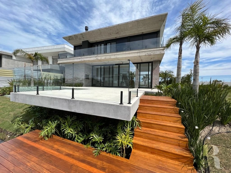 SOBRADO 5 SUITES BEIRA LAGO: 2ª foto da galeria de imagens do imóvel