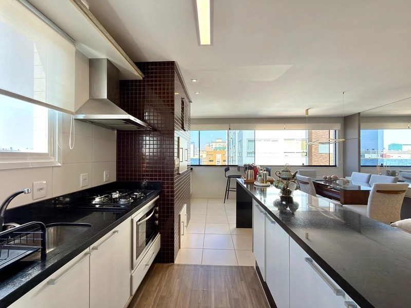 Apartamento à Venda no Centro – Vista Mar e Serra | 3 Dormitórios: 8ª foto da galeria de imagens do imóvel