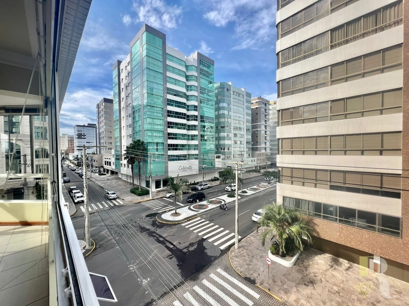 SACADÃO EM L DE ESQUINA NA MELHOR AVENIDA DA PRAIA: 8ª foto da galeria de imagens do imóvel