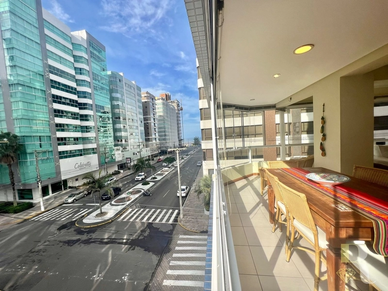 SACADÃO EM L DE ESQUINA NA MELHOR AVENIDA DA PRAIA: 7ª foto da galeria de imagens do imóvel