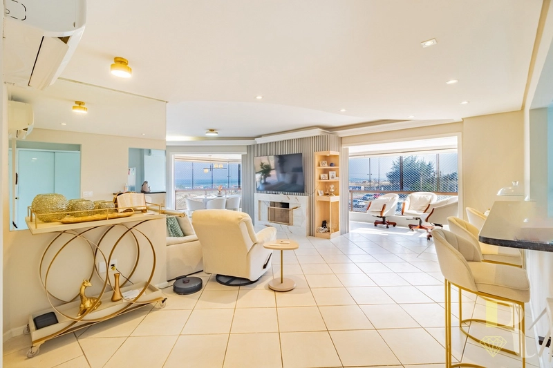 APARTAMENTO COM VISTA PARA O MAR E PRAÇA: 10ª foto da galeria de imagens do imóvel