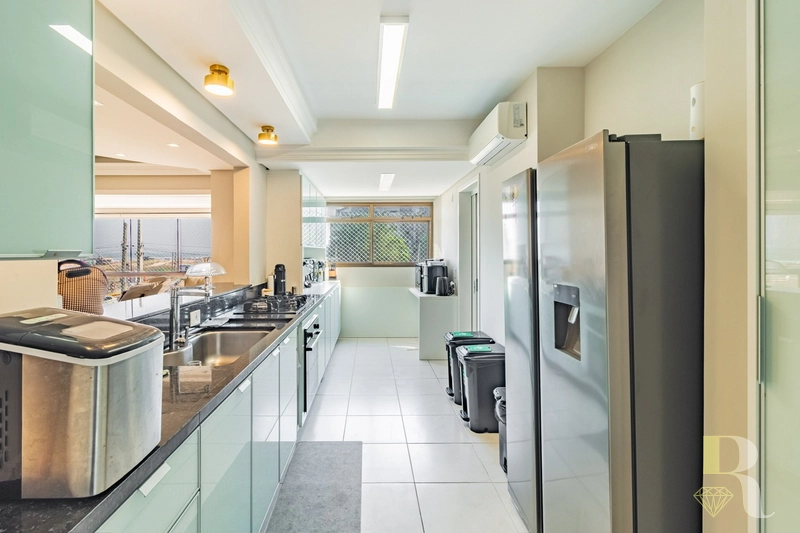 APARTAMENTO COM VISTA PARA O MAR E PRAÇA: 11ª foto da galeria de imagens do imóvel