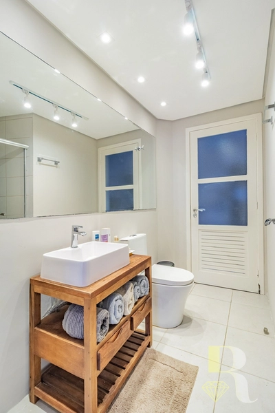 APARTAMENTO COM VISTA PARA O MAR E PRAÇA: 17ª foto da galeria de imagens do imóvel