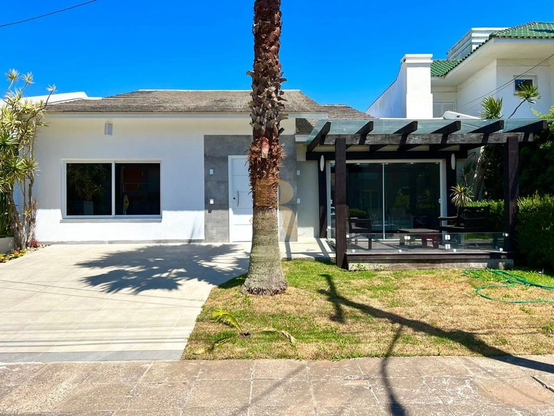 LINDA CASA COM PISCINA CONDOMINIO CONDADO DE CAPÃO: 8ª foto da galeria de imagens do imóvel