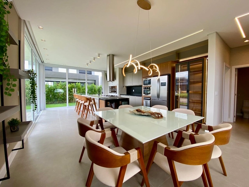 Sobrado Alto Padrão Mobiliado em Condomínio com Infraestrutura Completa: 4ª foto da galeria de imagens do imóvel