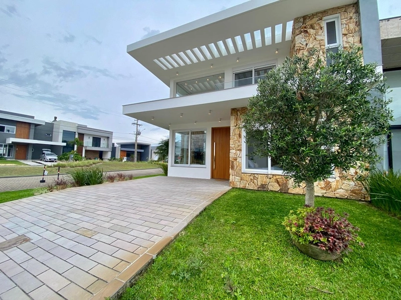 Sobrado Alto Padrão Mobiliado em Condomínio com Infraestrutura Completa: 3ª foto da galeria de imagens do imóvel