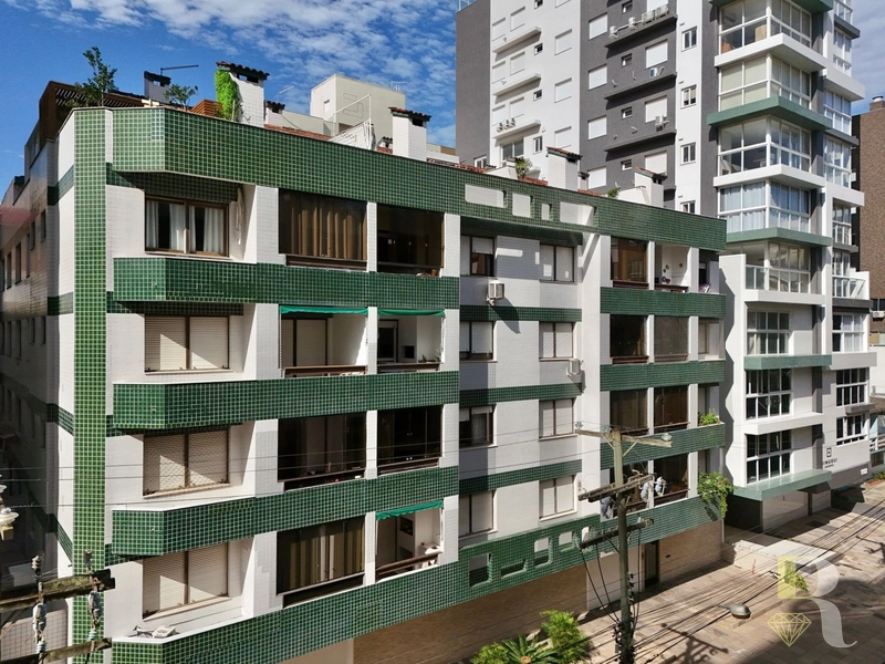 UM DORMITÓRIO MOBILIADO E DECORADO: 1ª foto da galeria de imagens do imóvel