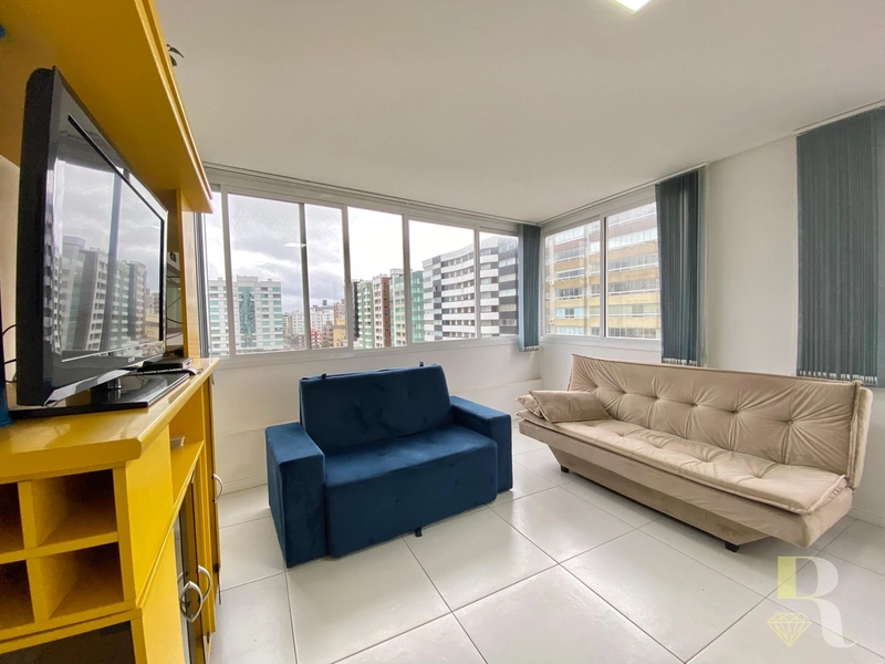 vista espetacular da praça, mar e cidade em predio de esquina: 4ª foto da galeria de imagens do imóvel